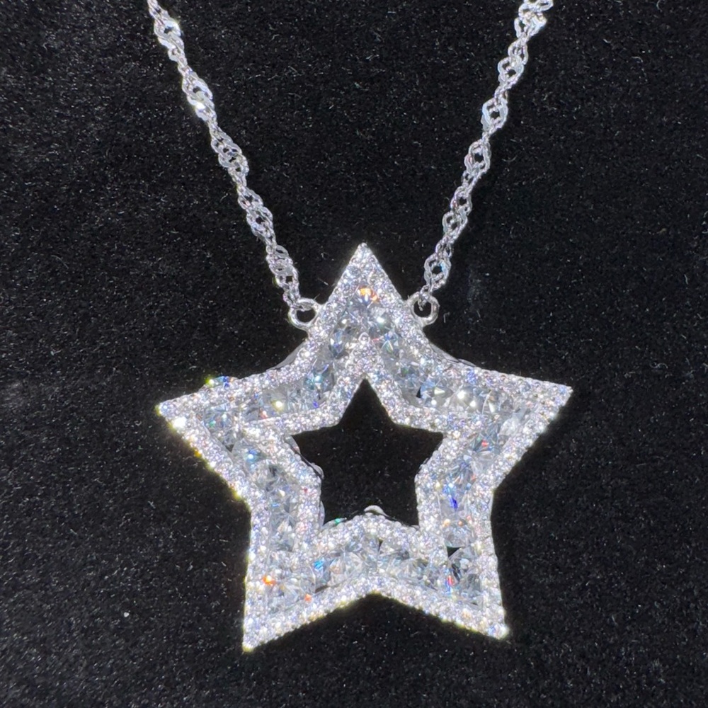 18k 8ct Star Necklace